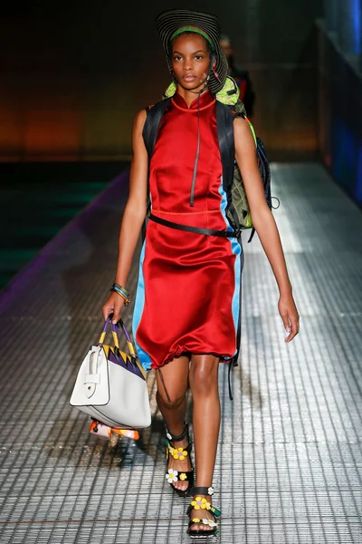 Look 39